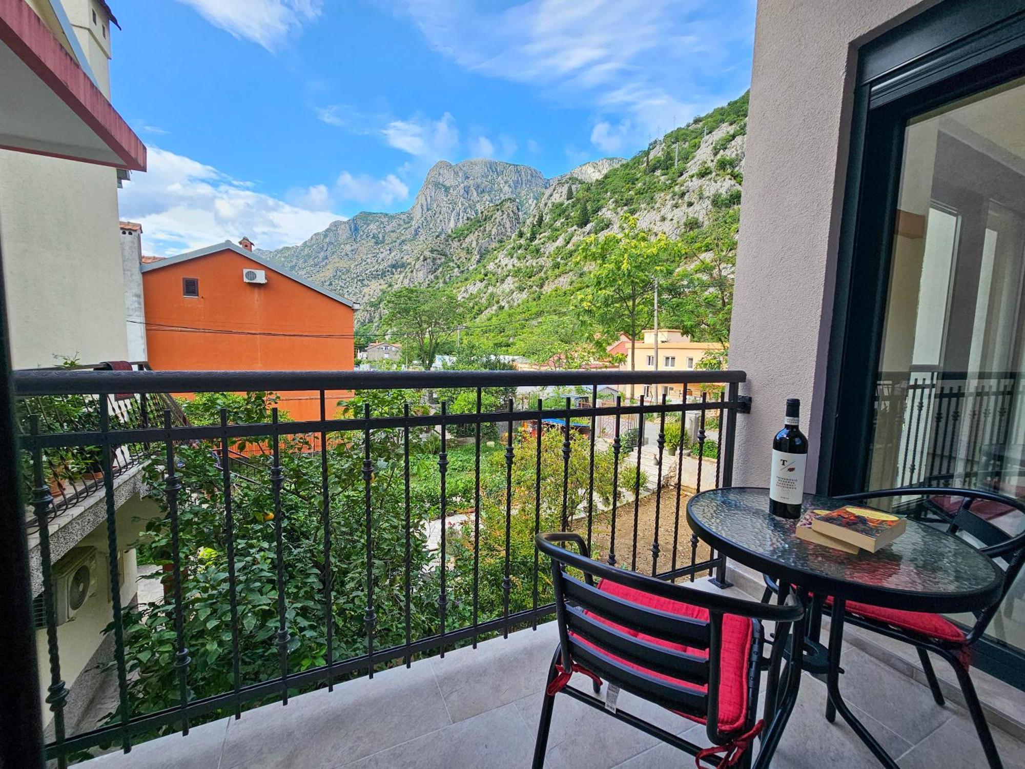 Harmony Garden Apartments Kotor Ngoại thất bức ảnh